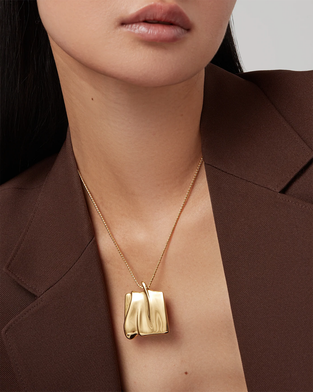LARGE SUNDRA PENDANT NECKLACE (GOLD) - JENNY BIRD