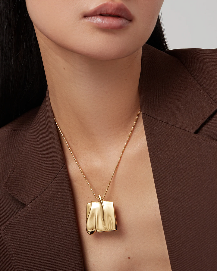 LARGE SUNDRA PENDANT NECKLACE (GOLD) - JENNY BIRD