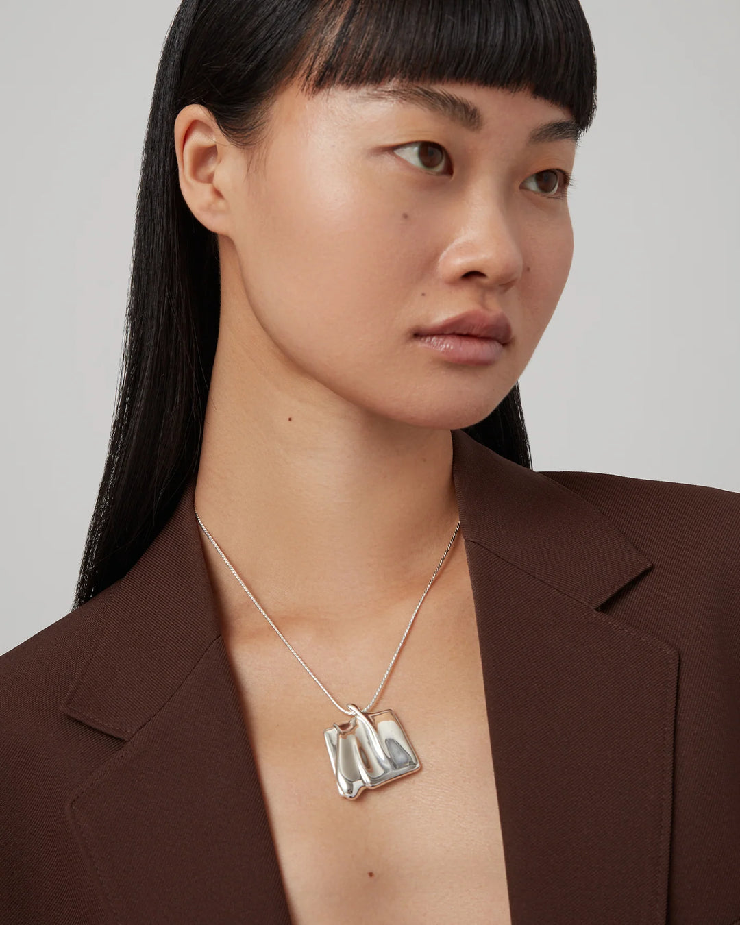 LARGE SUNDRA PENDANT NECKLACE (SILVER) - JENNY BIRD