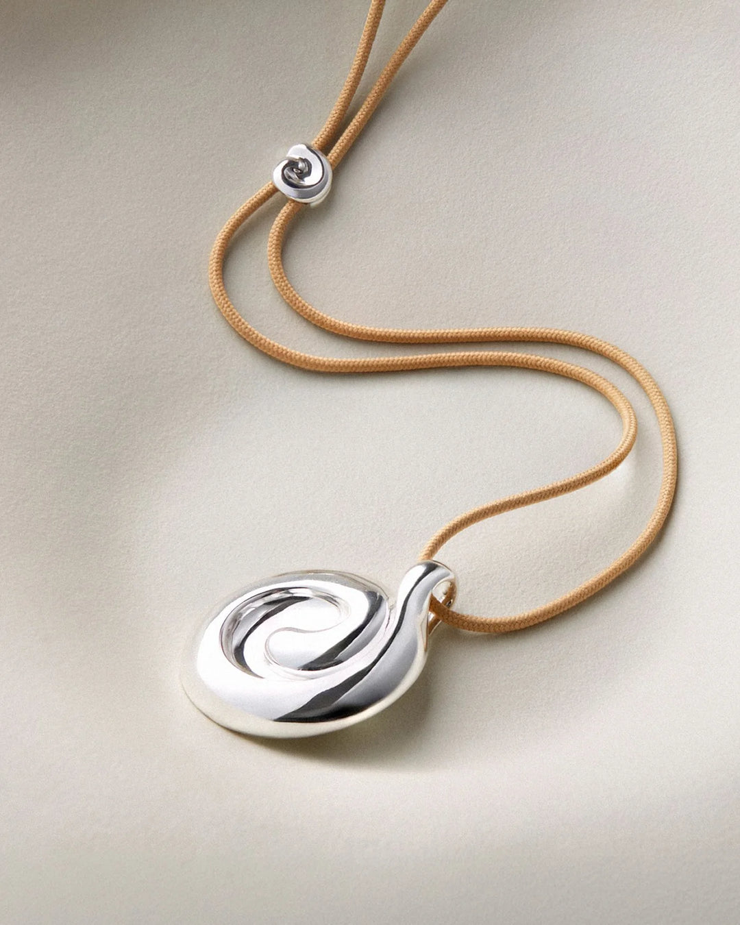 NICO MIRROR PENDANT ROPE NECKLACE (SILVER) - JENNY BIRD