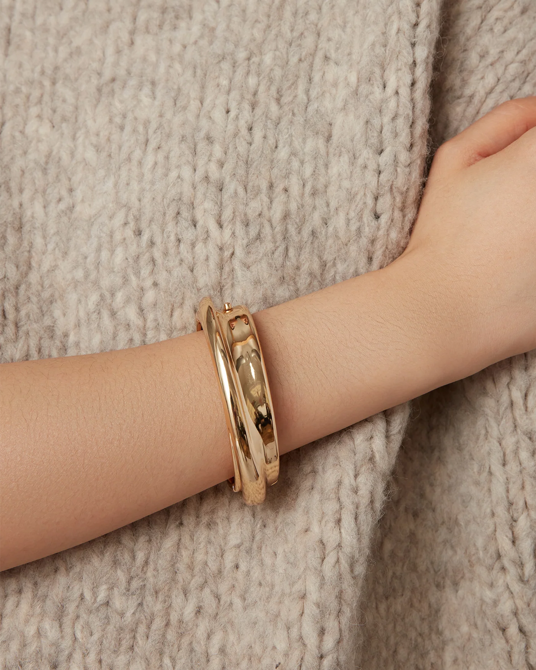 LARGE LENNON BANGLE (GOLD) - JENNY BIRD