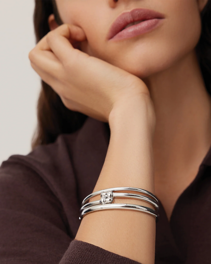 SLIM WOVEN SQUARE BANGLE (SILVER) - JENNY BIRD