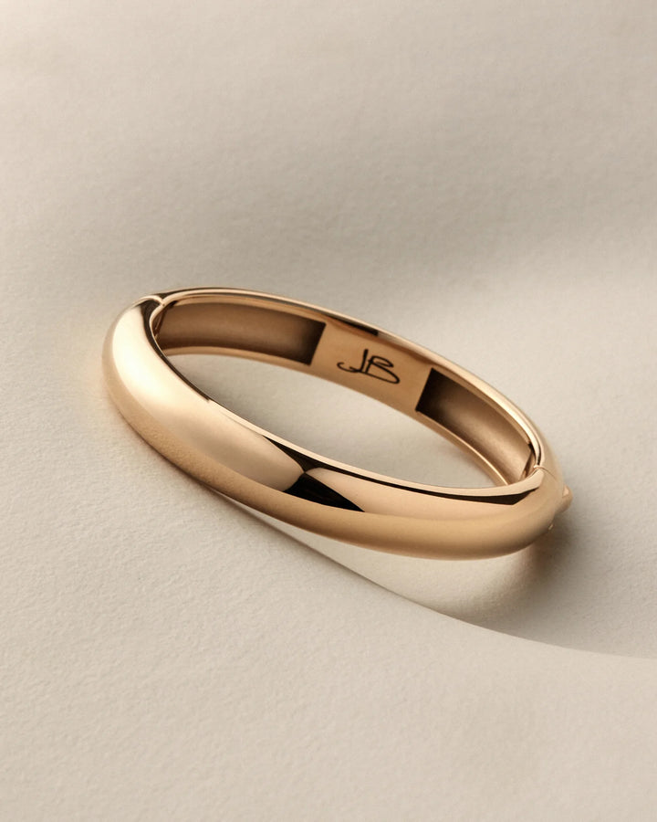 GIA MEGA BANGLE L (GOLD) - JENNY BIRD
