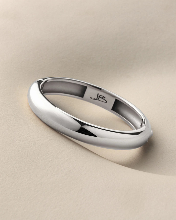 GIA MEGA BANGLE M/L (SILVER) - JENNY BIRD