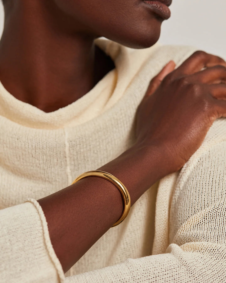 GIA BANGLE M/L (GOLD) - JENNY BIRD