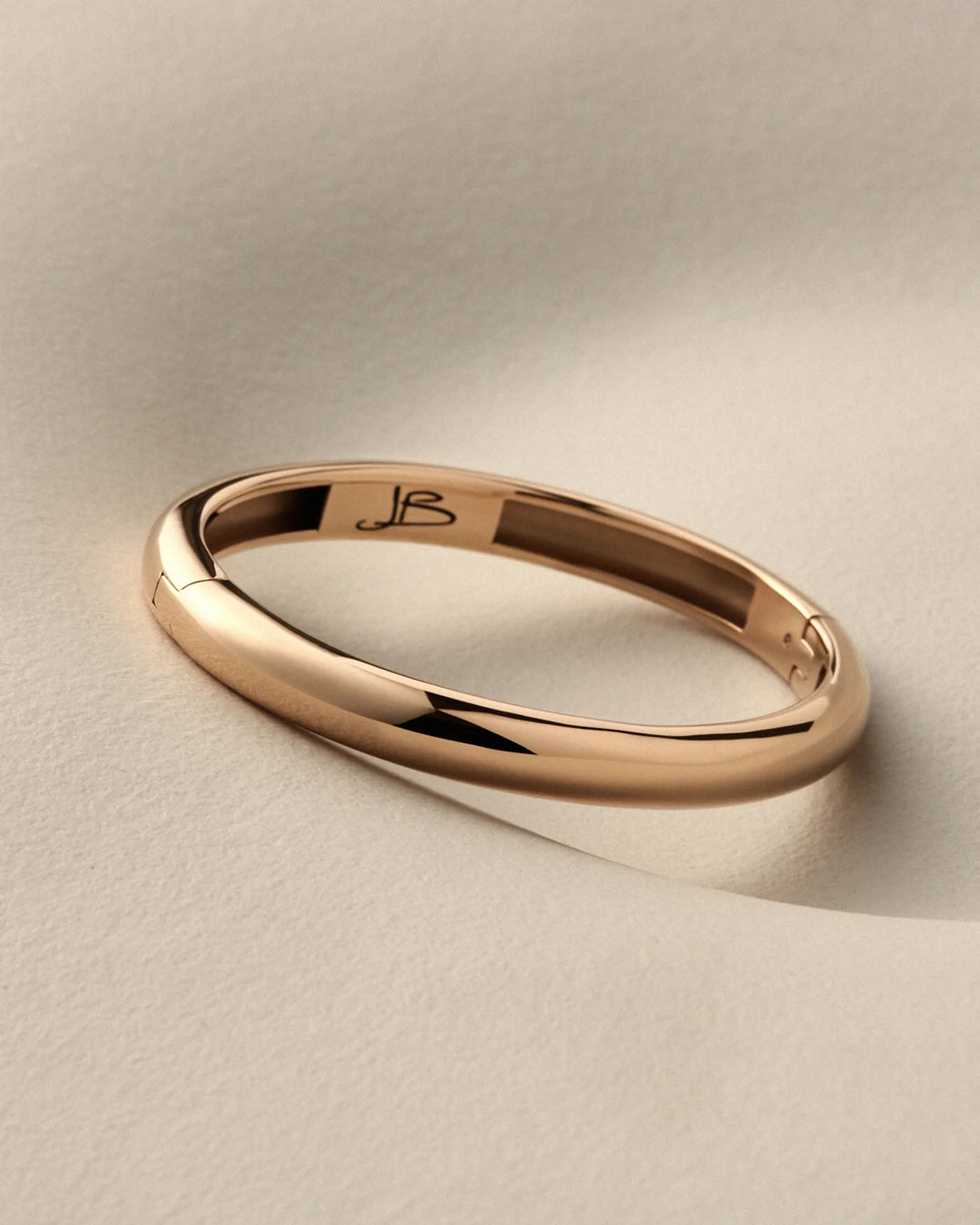 GIA BANGLE M/L (GOLD) - JENNY BIRD