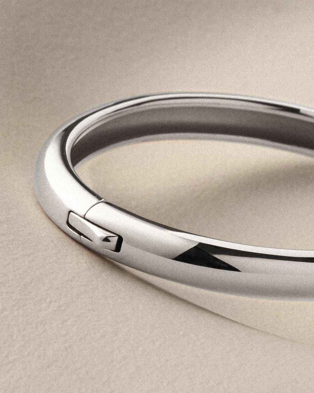 GIA BANGLE M/L (SILVER) - JENNY BIRD