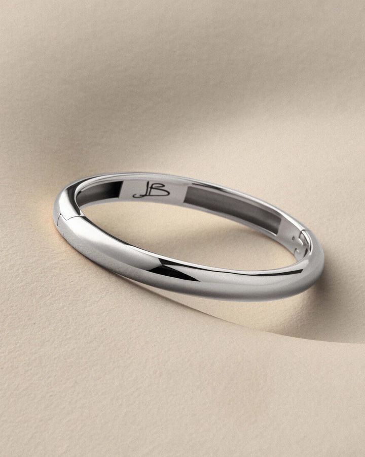 GIA BANGLE M/L (SILVER) - JENNY BIRD