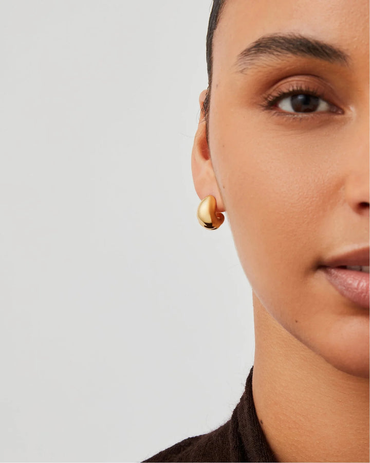SMALL NELLE HOOPS (GOLD) - JENNY BIRD