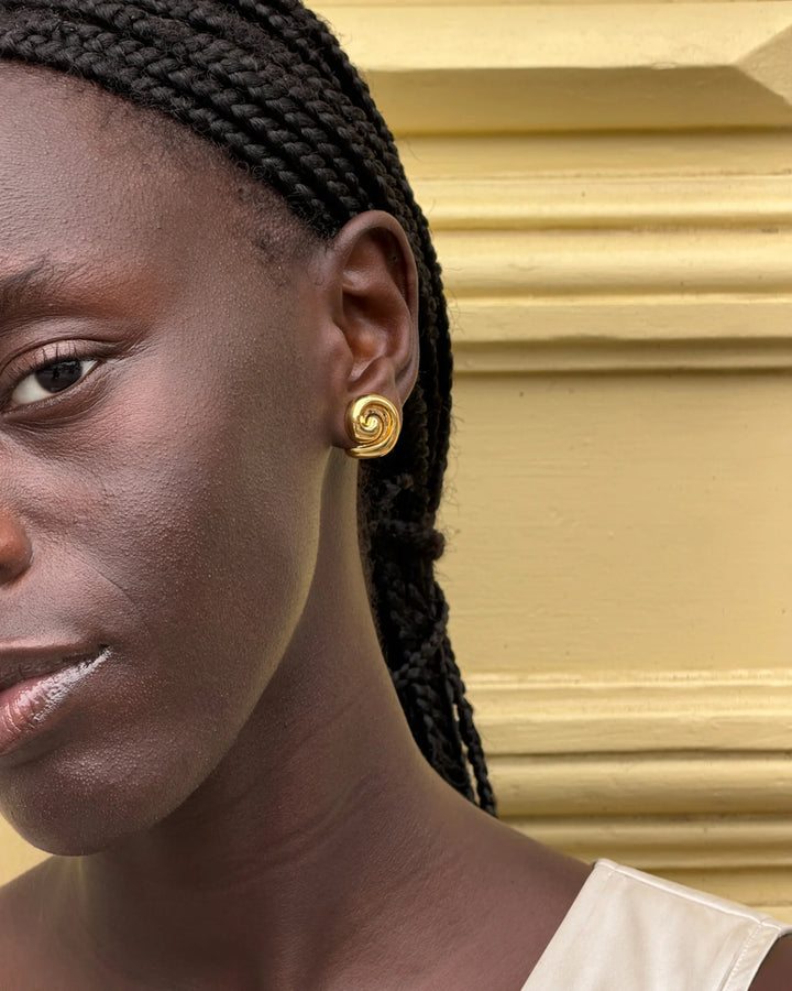 SMALL GIO EARRINGS (GOLD) - JENNY BIRD