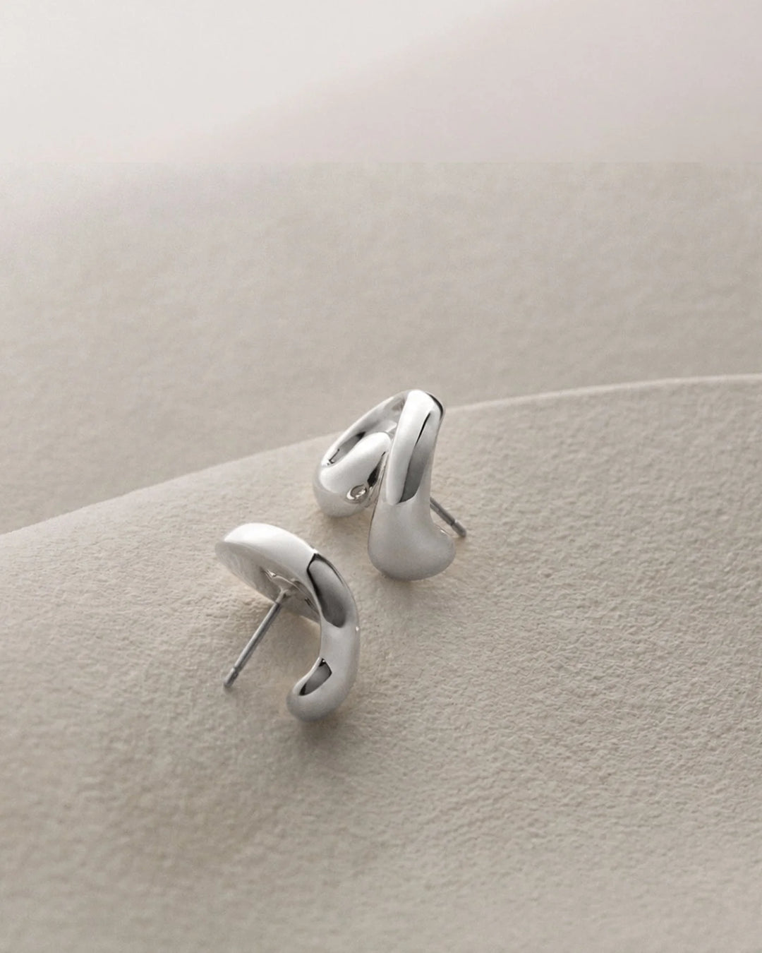 SMALL GIO EARRINGS (SILVER) - JENNY BIRD