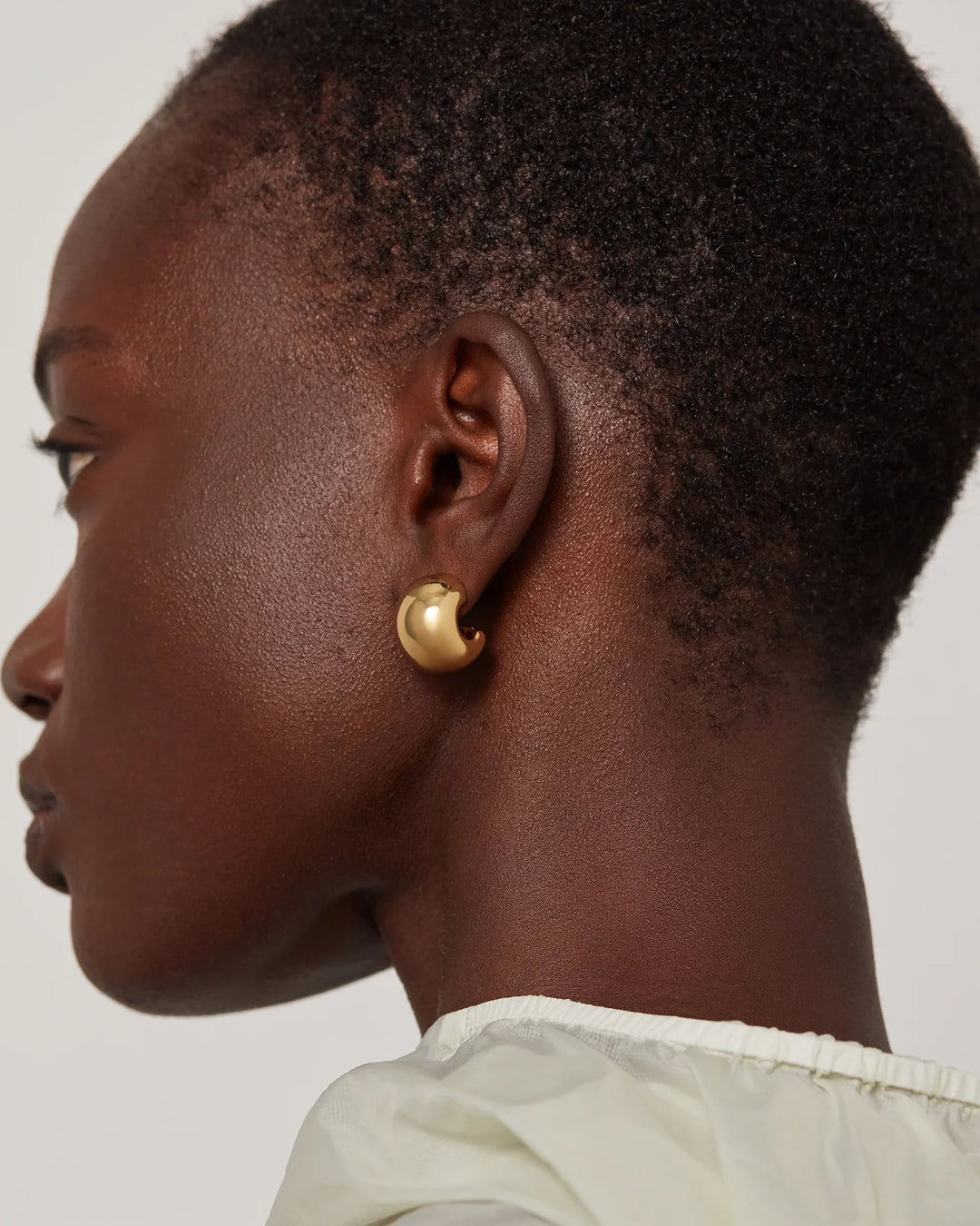 SMALL GEMMA HOOPS (GOLD) - JENNY BIRD