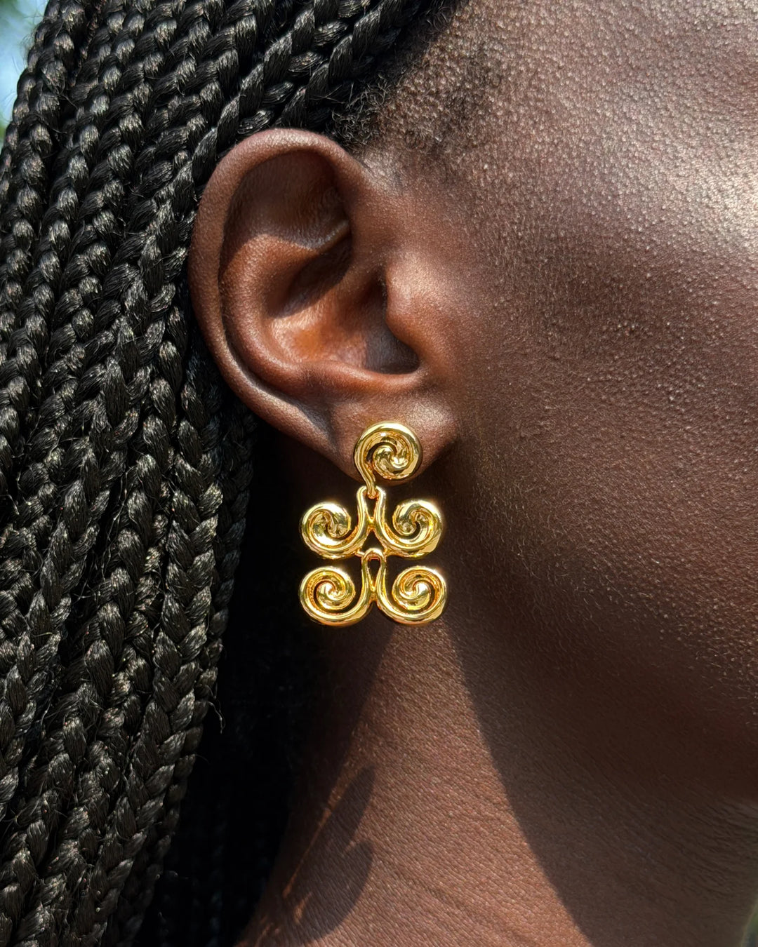 MEDIUM NICO EARRINGS (GOLD) - JENNY BIRD