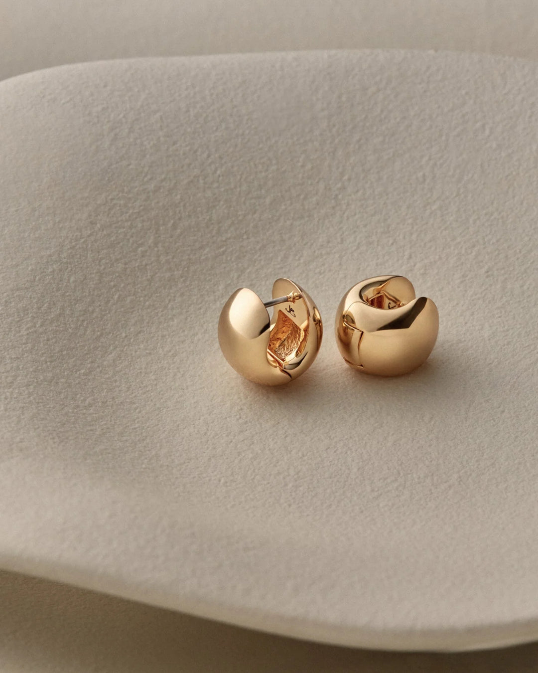 MINI GEMMA HOOPS (GOLD) - JENNY BIRD