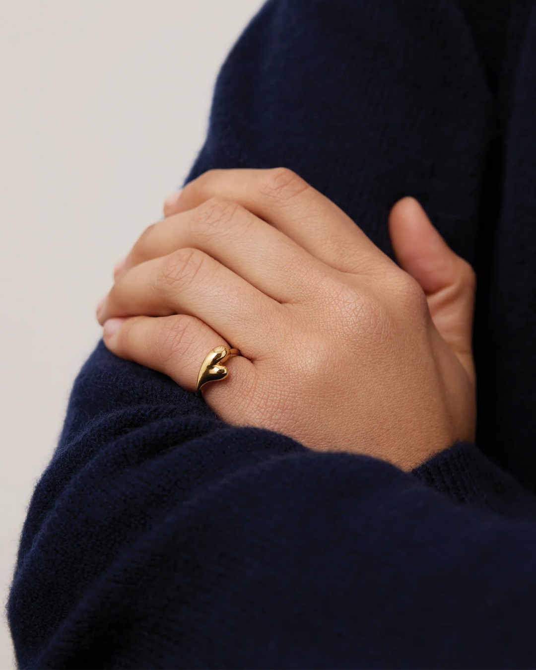 PUFFY HEART SIGNET RING (GOLD) - JENNY BIRD
