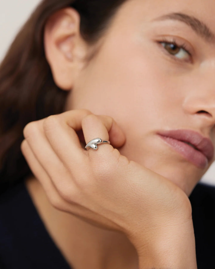 PUFFY HEART SIGNET RING (SILVER) - JENNY BIRD