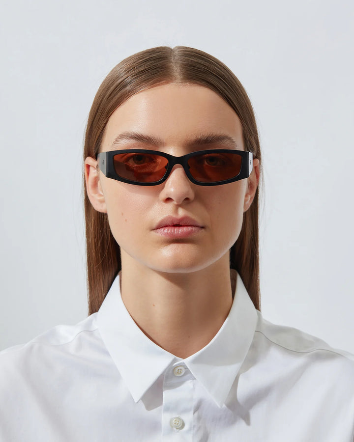 THE Y2K SUNGLASSES (BLACK) - JENNY BIRD