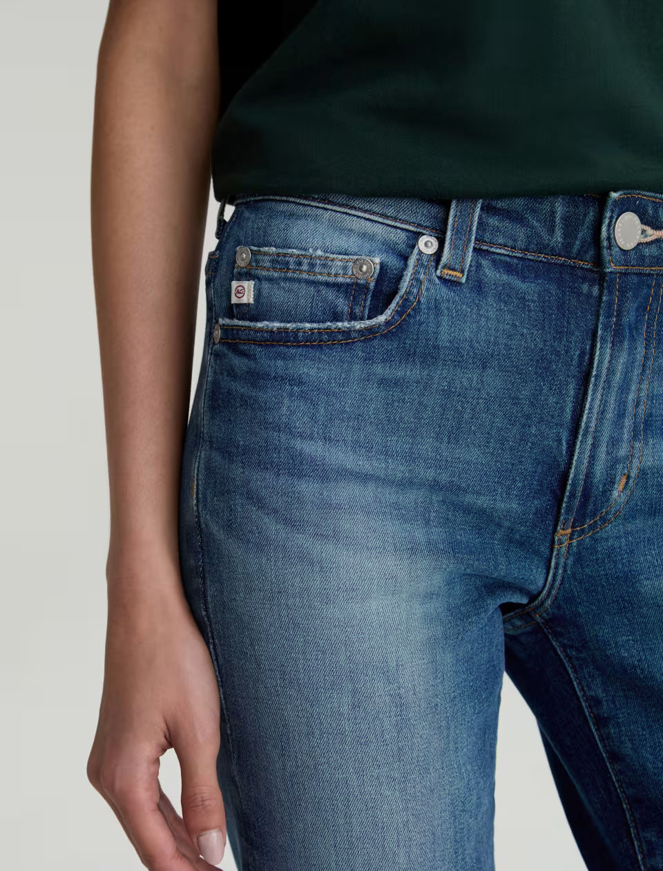 SANDRA LOW RISE STRAIGHT LEG (10 YEARS ILLIAD) - A.G. DENIM