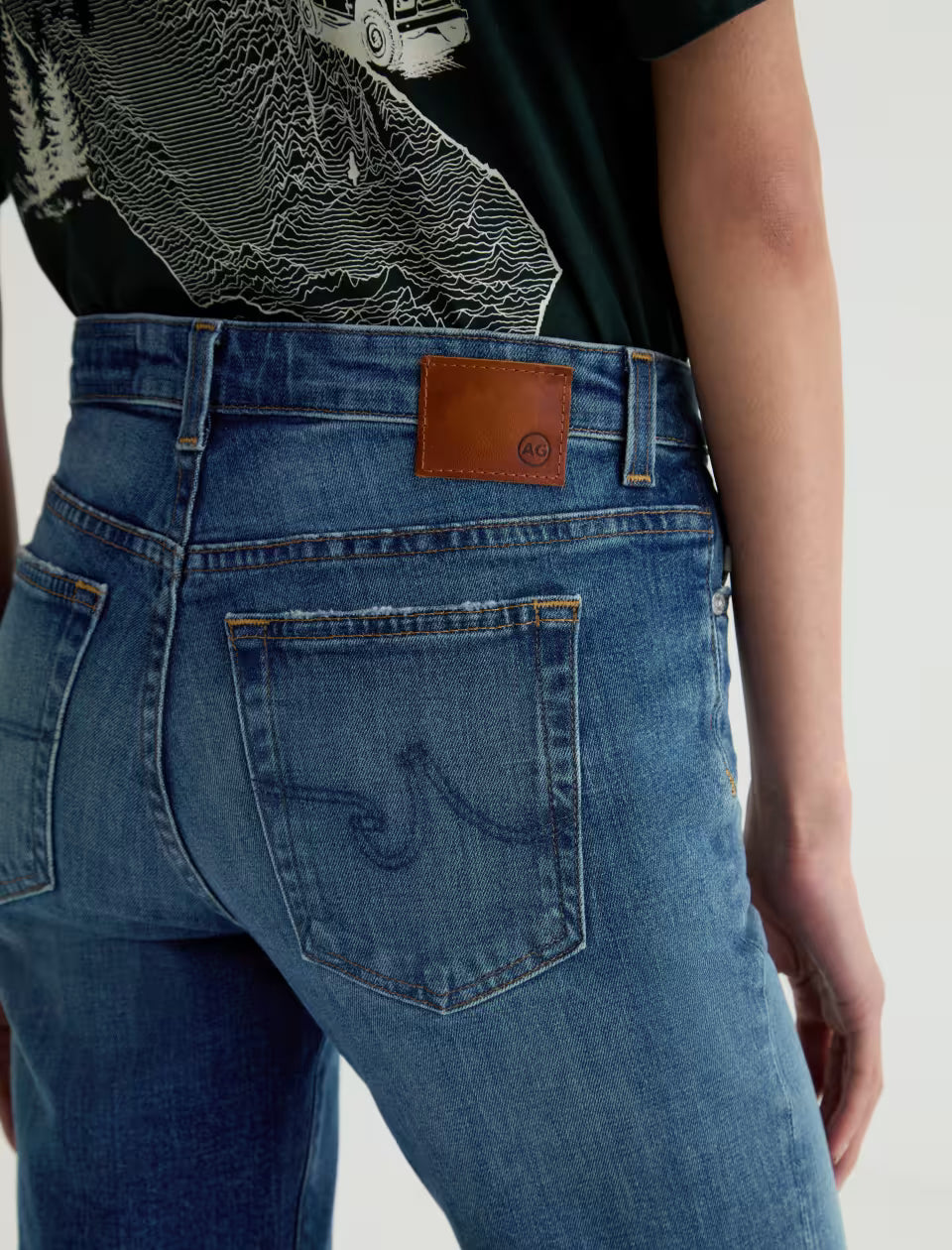 SANDRA LOW RISE STRAIGHT LEG (10 YEARS ILLIAD) - A.G. DENIM