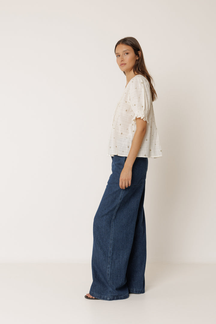 V-NECK PINTUCK BLOUSE (CRUDO) - INDI&COLD