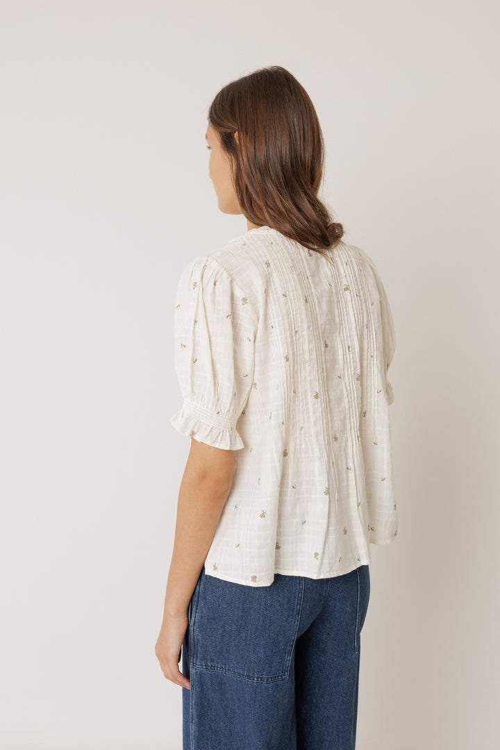 V-NECK PINTUCK BLOUSE (CRUDO) - INDI&COLD