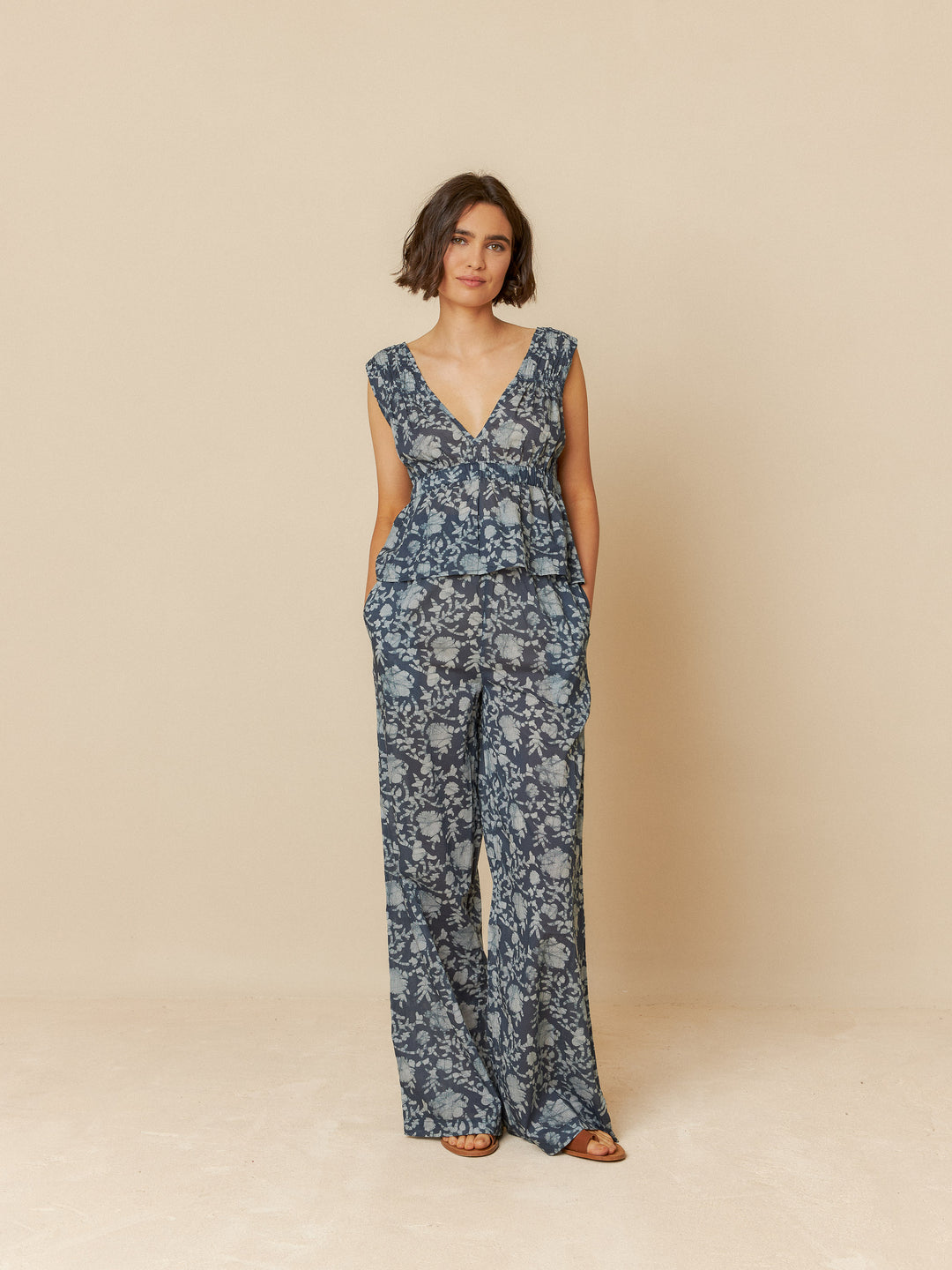 TOP WITH ELASTIC DETAILS - INDI&COLD