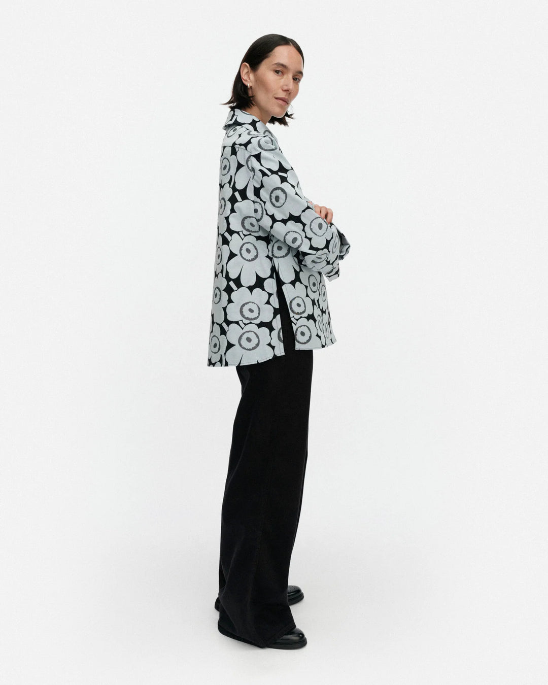 LADONTA UNIKKO SHIRT (BLACK/LIGHT BLUE) - MARIMEKKO