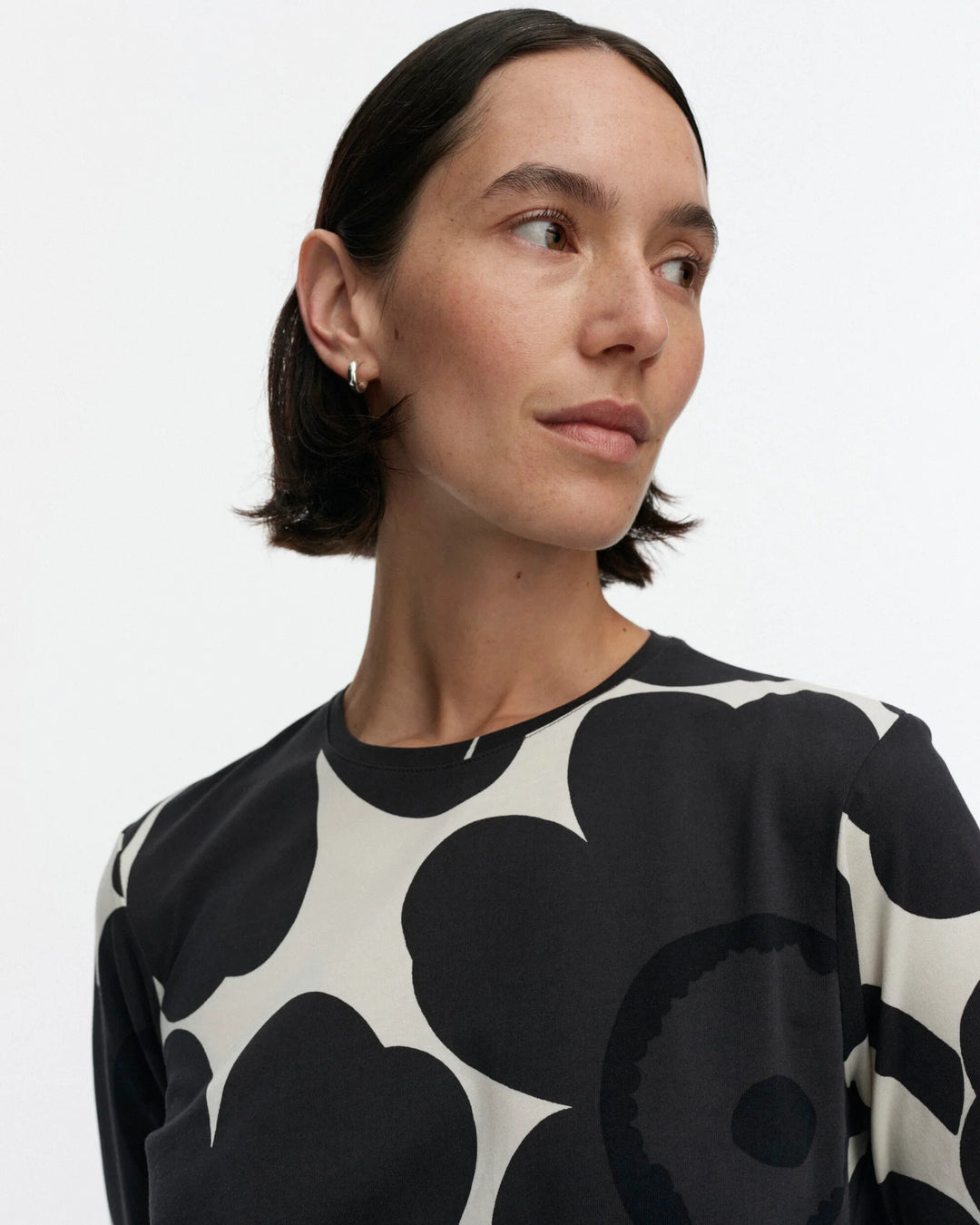 LUONTI UNIKKO DRESS (OFF-WHITE/DARK GREY/BLACK) - MARIMEKKO