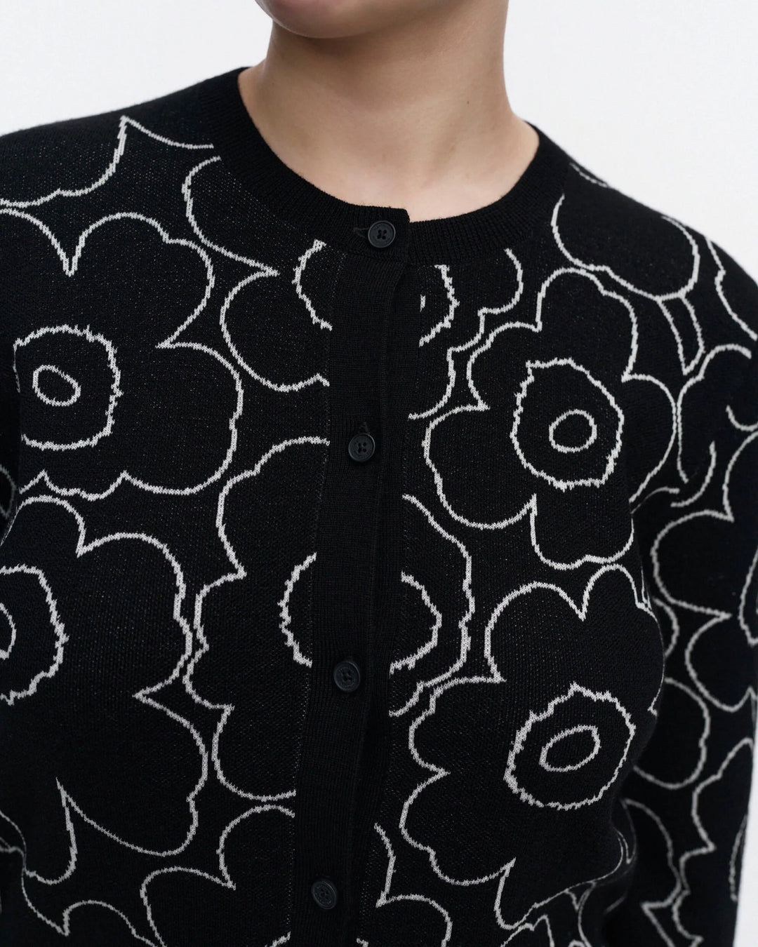 VILLI PIIRTO UNIKKO KNITTED CARDIGAN (BLACK/OFF WHITE) - MARIMEKKO