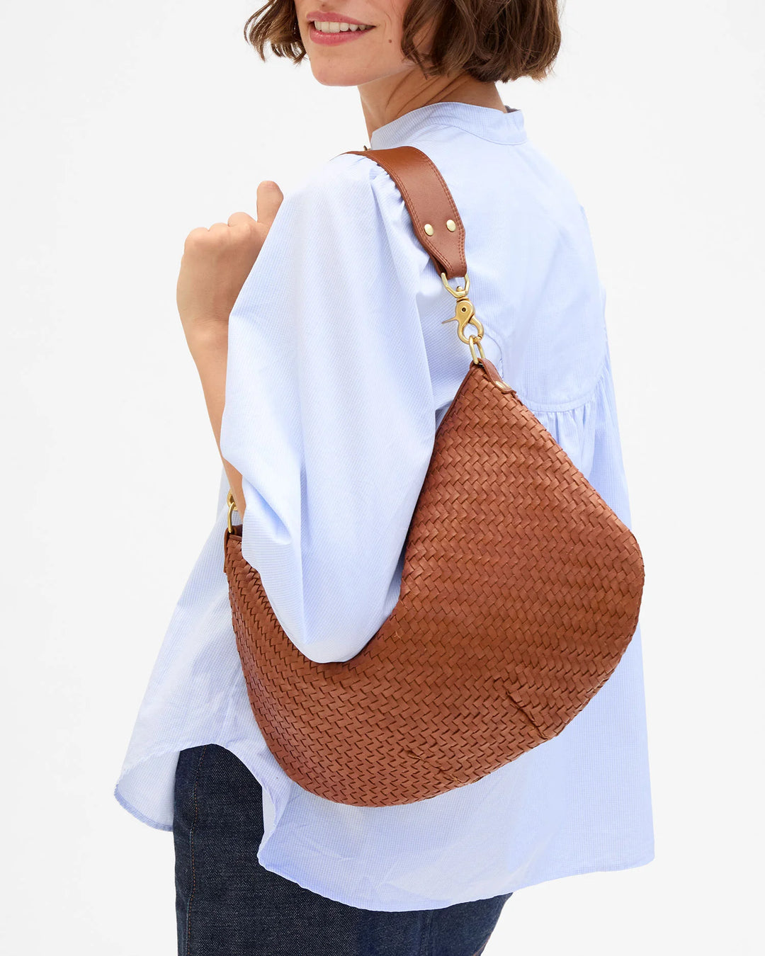 MOYEN MESSENGER (HAZELNUT WOVEN) - CLARE V.