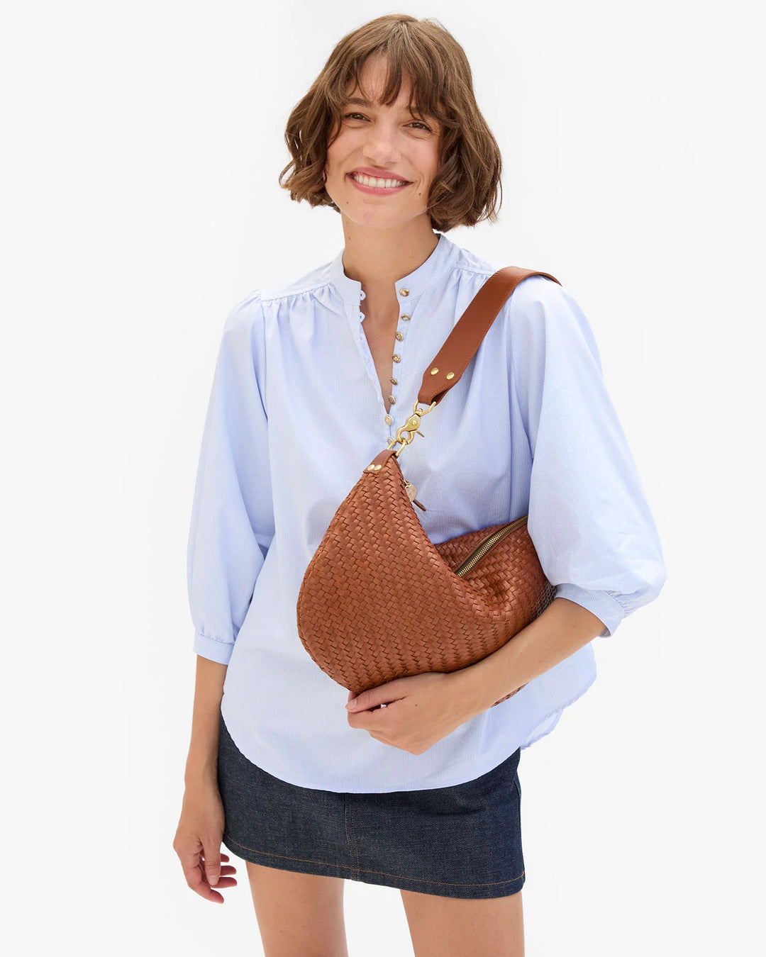 MOYEN MESSENGER (HAZELNUT WOVEN) - CLARE V.