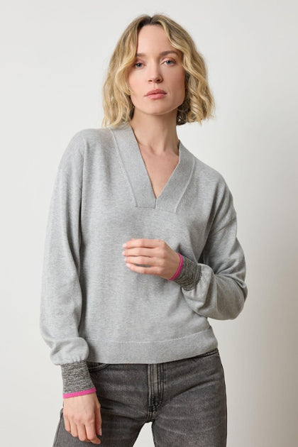 V-NECK PULLOVER SWEATER (HEATHER GREY) - LILLA P