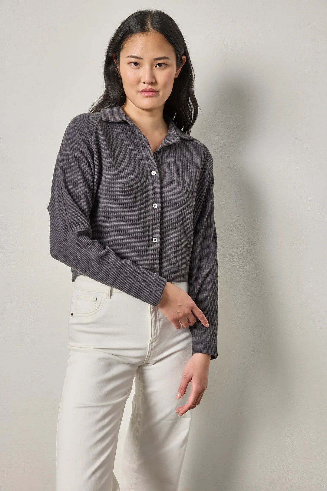 EASY RAGLAN BUTTON DOWN (GRANITE) - LILLA P