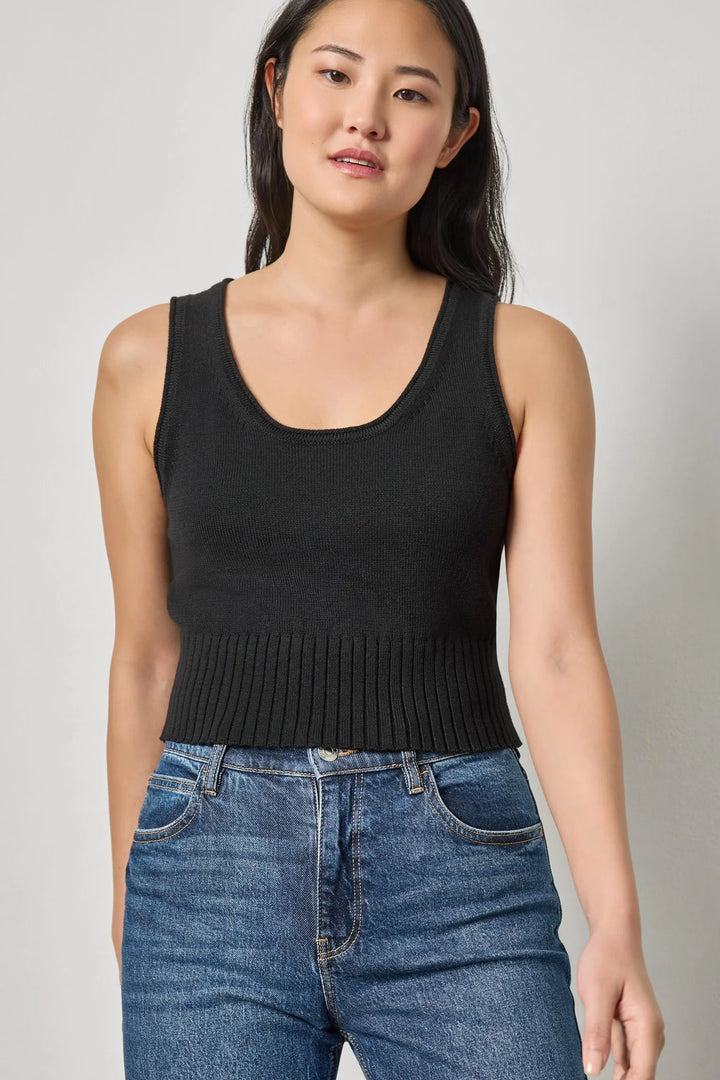 CROPPED SCOOP TANK SWEATER (BLACK) - LILLA P