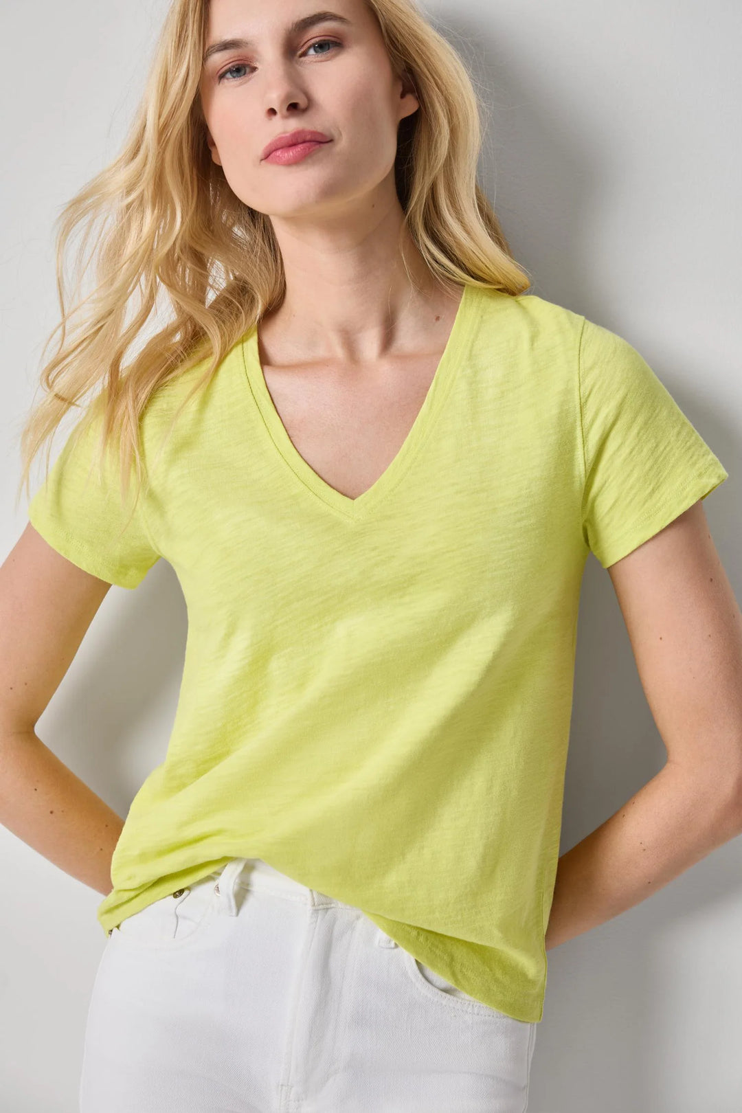 SHORT SLEEVE SEAM V-NECK (LIMEADE) - LILLA P