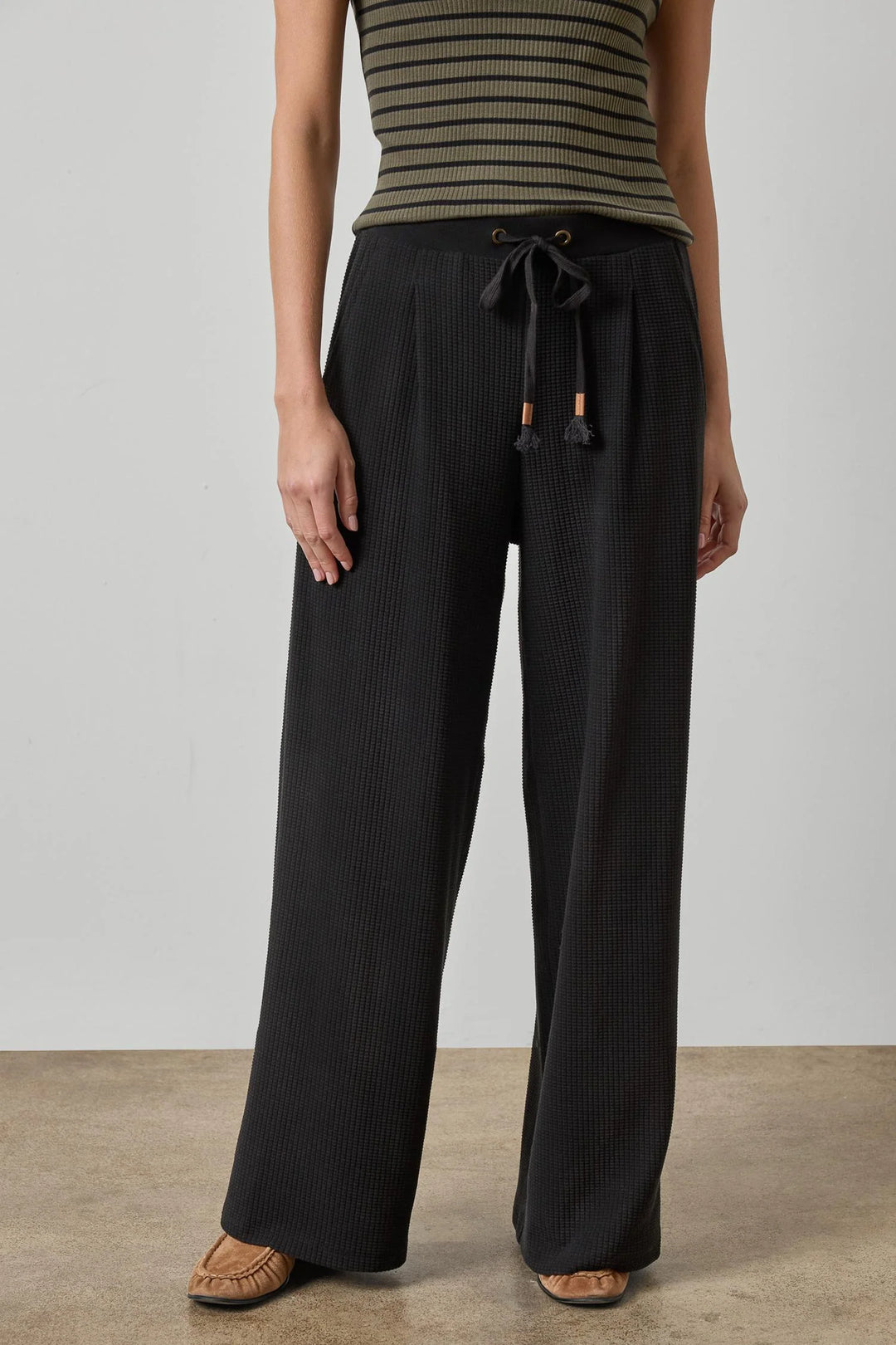 FULL LENGTH PLEATED PANT (BLACK) - LILLA P