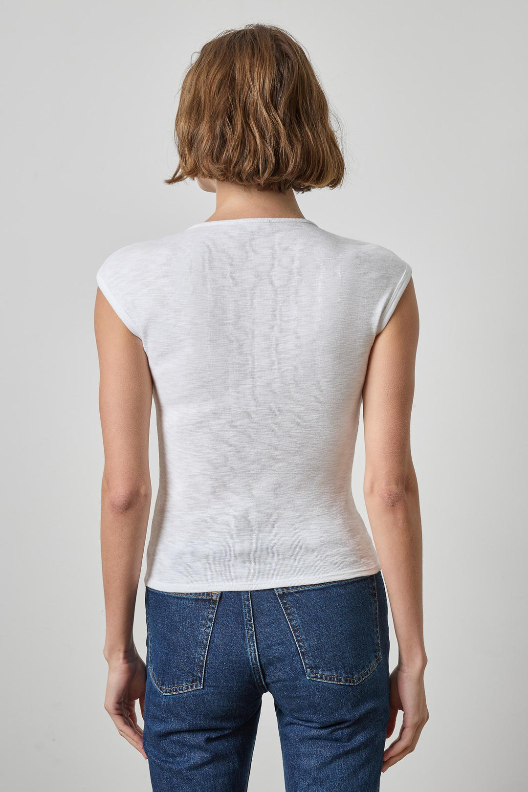 EXTENDED SHOULDER SLIM TEE (WHITE) - LILLA P
