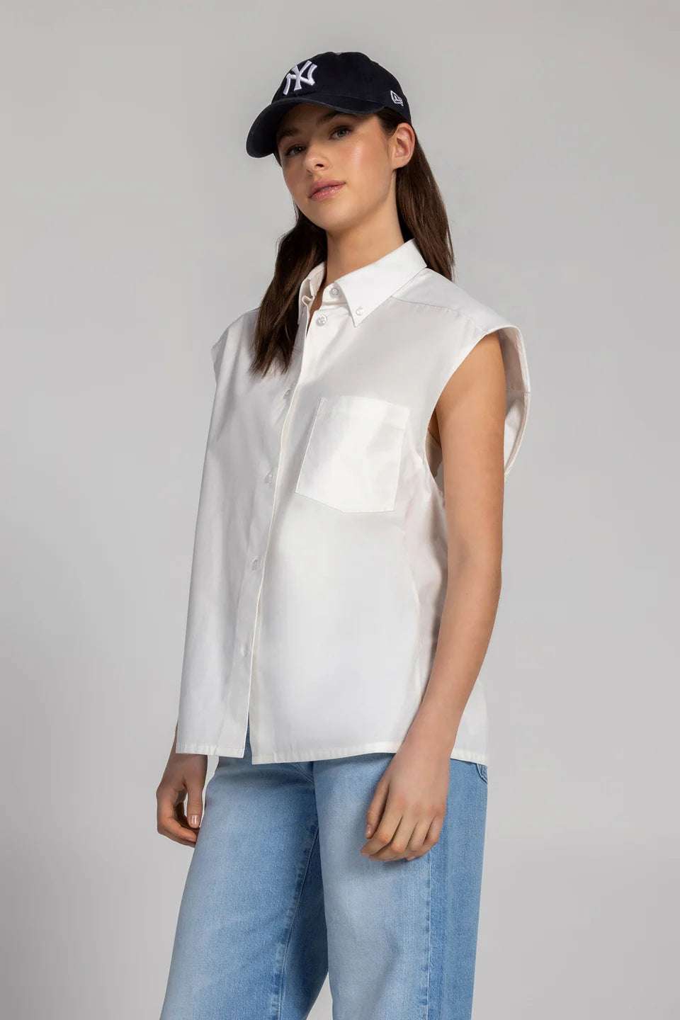 SIMPLY SLEEVELESS SHIRT (TIMELESS PEARL) - PURE & SIMPLE