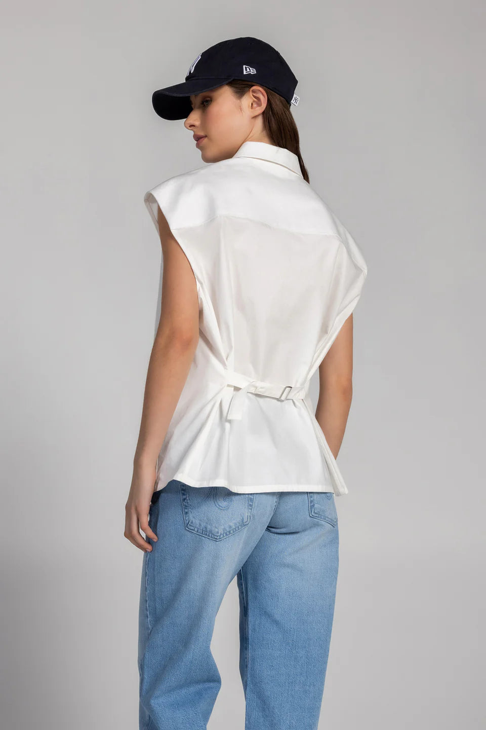 SIMPLY SLEEVELESS SHIRT (TIMELESS PEARL) - PURE & SIMPLE