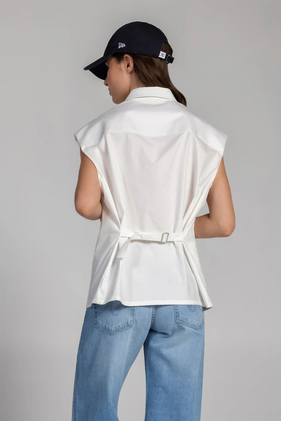 SIMPLY SLEEVELESS SHIRT (TIMELESS PEARL) - PURE & SIMPLE