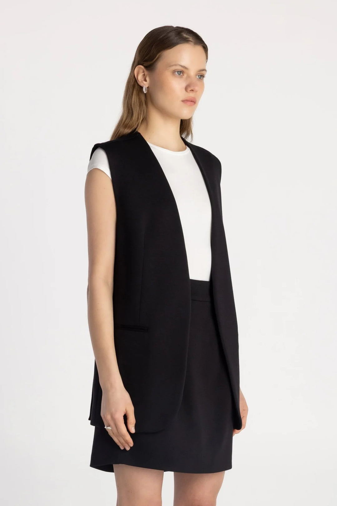 THE CLARA VEST (BLACK) - PURE & SIMPLE