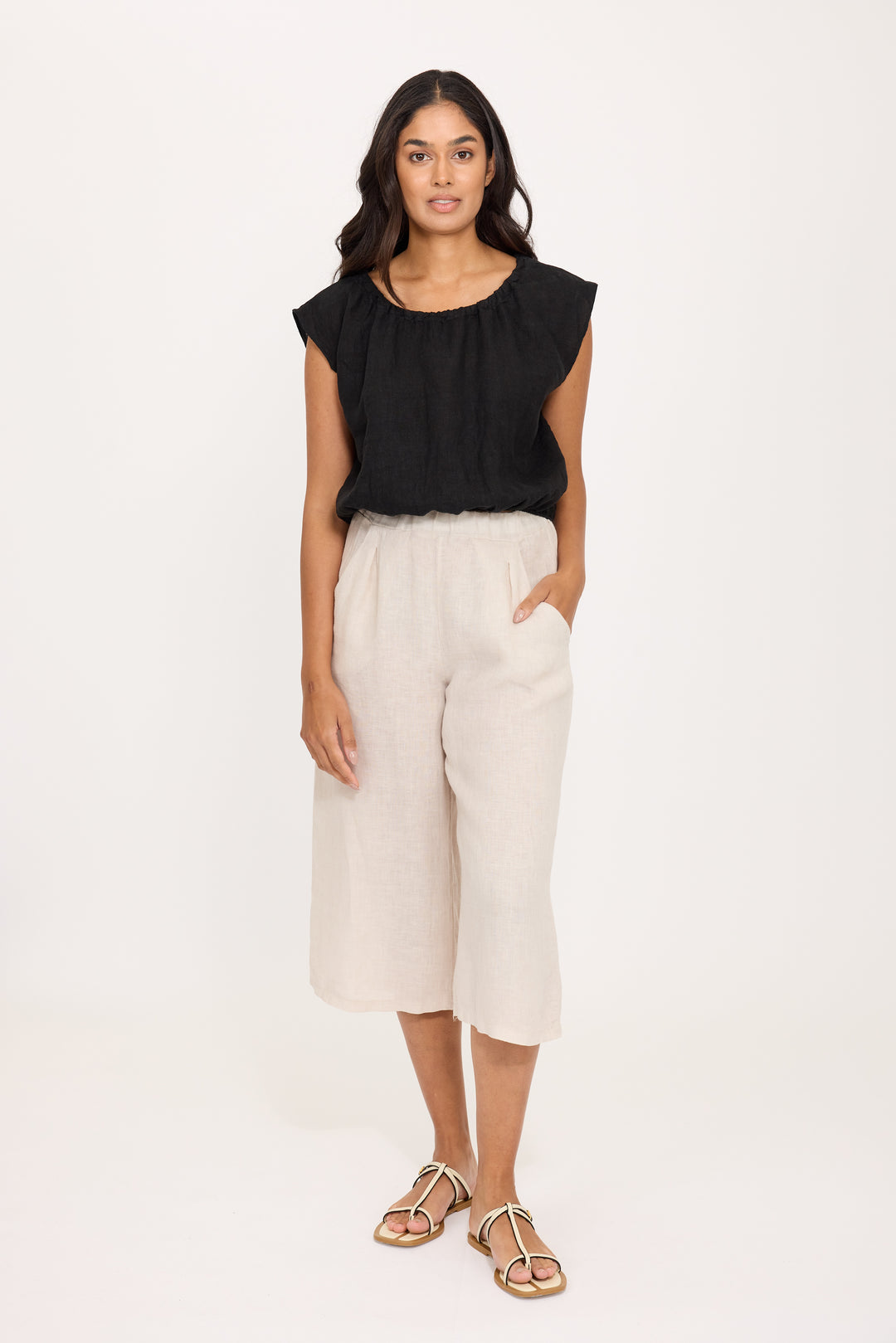 CROPPED ELASTIC BOTTOM TOP (BLACK) - PISTACHE