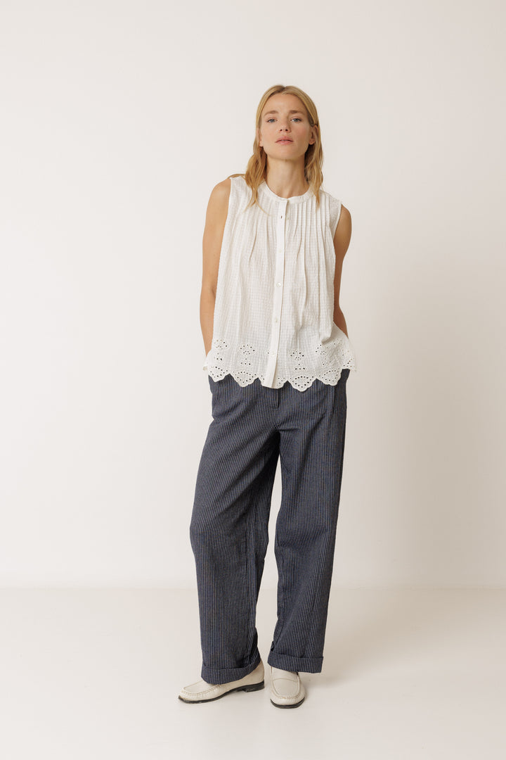 SCALLOPED HEM EYELET TANK (CRUDO) - INDI&COLD