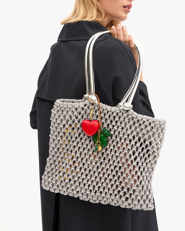 SANDY TOTE (SILVER) - CLARE V.
