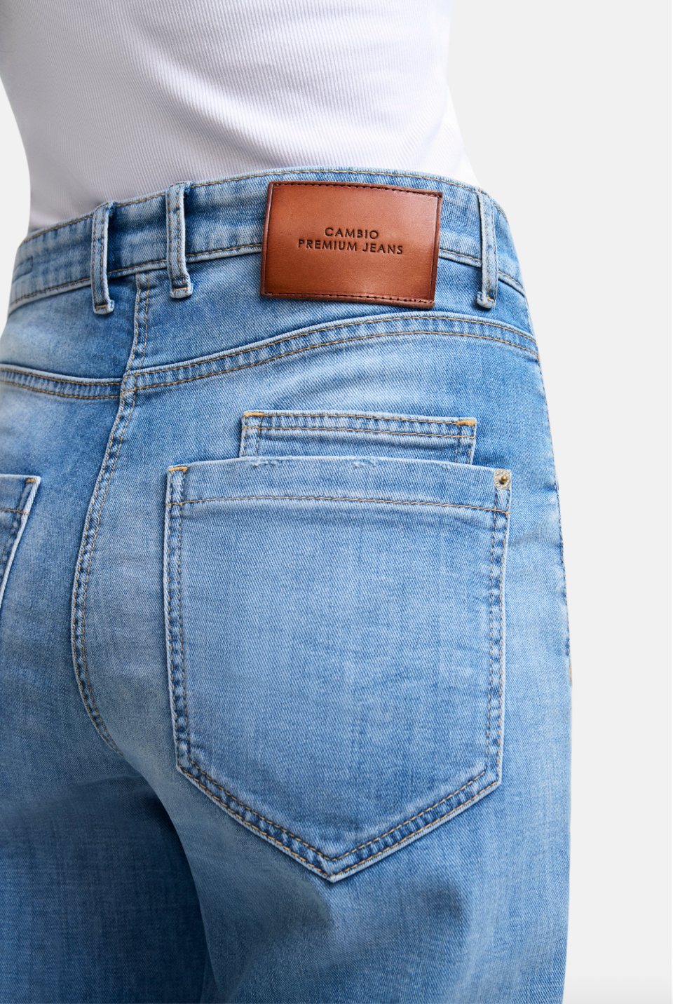 GUILI CROPPED JEANS - CAMBIO
