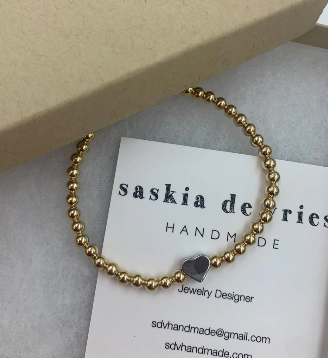 GOLD LOVE HEART BRACELET (GOLD) - SASKIA DEVRIES