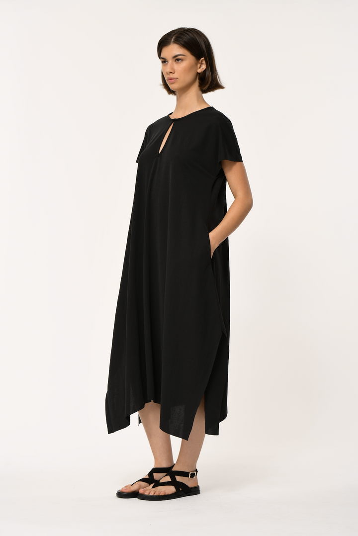 KANZAO FLOW DRESS (NOIR) - HUMILITY