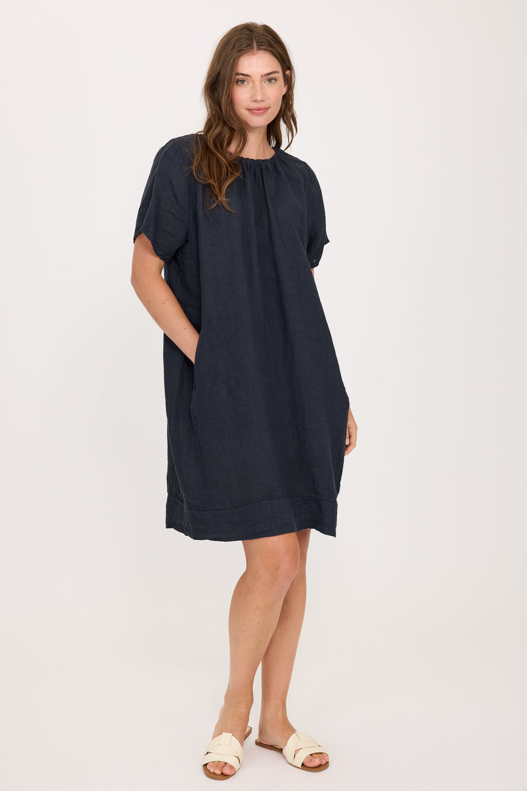 GATHERED LINEN DRESS (NAVY) - PISTACHE
