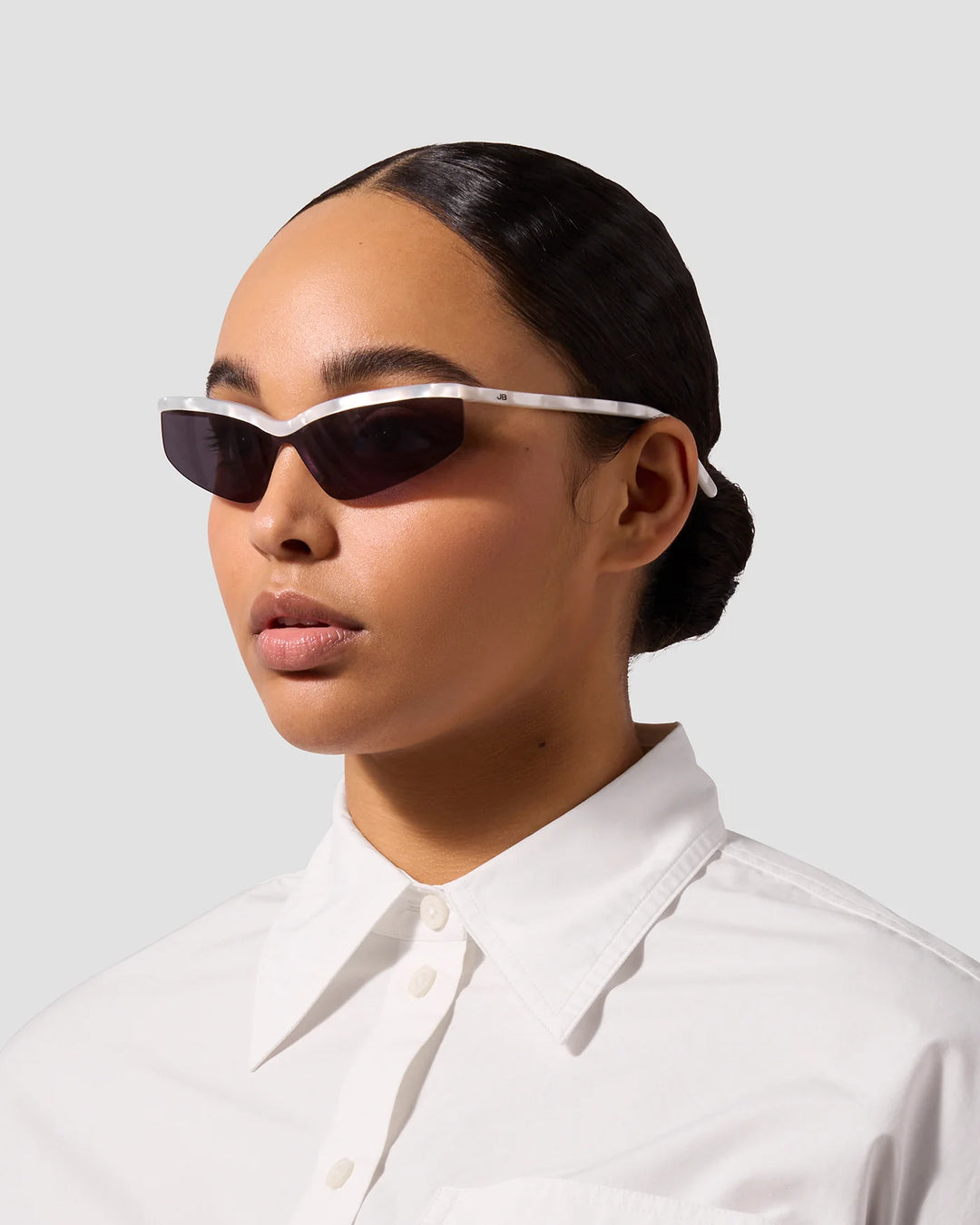 THE VISOR SUNGLASSES (MOTHER OF PEARL) - JENNY BIRD