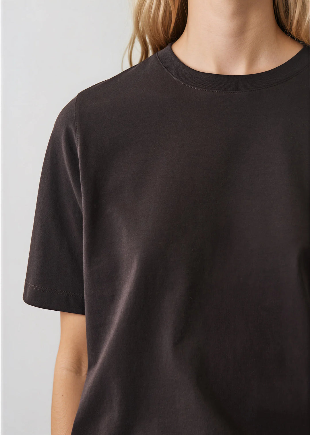 ORGANIC COTTON RELAXED CREW (MOLASSES) - PATRICK ASSARAF